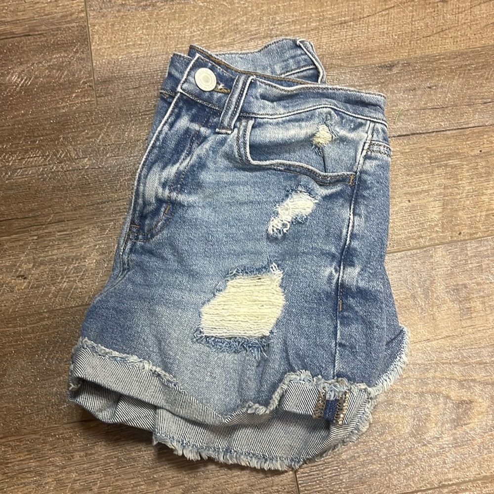 Size 1/25 W SO high rise mom shorts